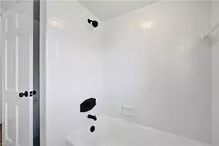 1041 Stowe St, Burlington, NC 27215 - Photo 28