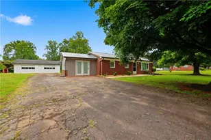 400 John McGrady Rd, North Wilkesboro, NC 28659 - Photo 4