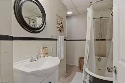 110 W Devonshire Street, Winston-Salem, NC 27127 - Photo 24