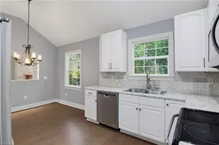 1103 Thurmond St, Winston-Salem, NC 27105 - Photo 12