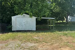 1728 Sharpe Rd, Burlington, NC 27217 - Photo 2