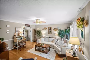 736 Salem St, Thomasville, NC 27360 - Photo 2