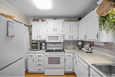 736 Salem Street #2, Thomasville, NC 27360 - Photo 10