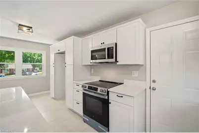 307 Foxcroft Drive, Winston-Salem, NC 27103 - Photo 6