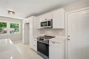 307 Foxcroft Dr, Winston-Salem, NC 27103 - Photo 6