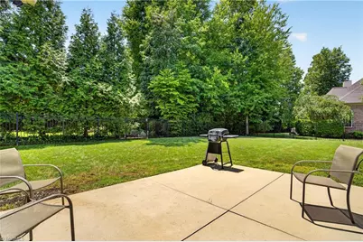 820 Dunleigh Drive, Burlington, NC 27215 - Photo 42