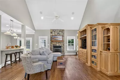 820 Dunleigh Drive, Burlington, NC 27215 - Photo 8