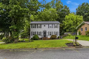 8 Sage Brush Ct, Greensboro, NC 27409 - Photo 2