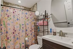 8 Sage Brush Ct, Greensboro, NC 27409 - Photo 20