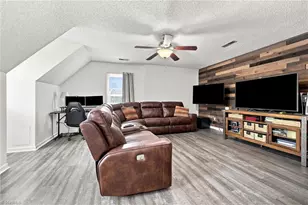 1 Downing Ridge Ct, Greensboro, NC 27407 - Photo 20