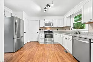 1 Downing Ridge Ct, Greensboro, NC 27407 - Photo 4