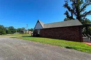 656 N Bridge St, Elkin, NC 28621 - Photo 8