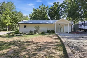 901 Decker Rd, Thomasville, NC 27360 - Photo 1