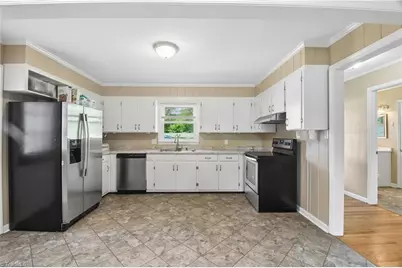 1011 Duggins Street, Kernersville, NC 27284 - Photo 6