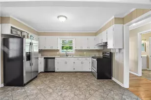 1011 Duggins St, Kernersville, NC 27284 - Photo 6