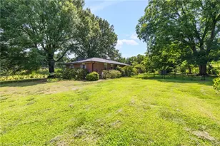 1327 Cox Ave, High Point, NC 27263 - Photo 38