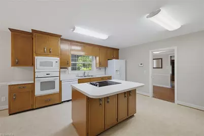 1327 Cox Avenue, High Point, NC 27263 - Photo 12