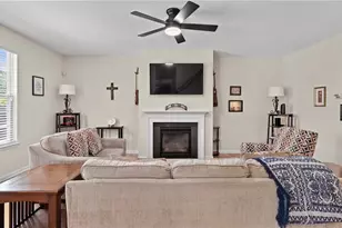 231 Fair Oaks Ct, Mebane, NC 27302 - Photo 8