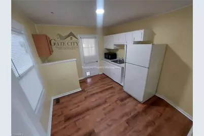 616 Hedrick Avenue, High Point, NC 27262 - Photo 2