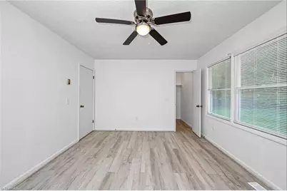 11526 US Highway 421, Purlear, NC 28665 - Photo 10