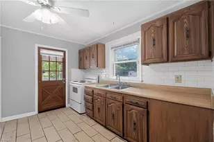 1603 17th St, Greensboro, NC 27405 - Photo 12