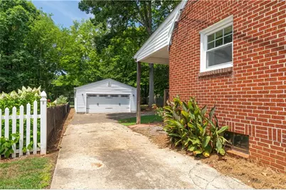 938 Madison Avenue, Winston-Salem, NC 27103 - Photo 2