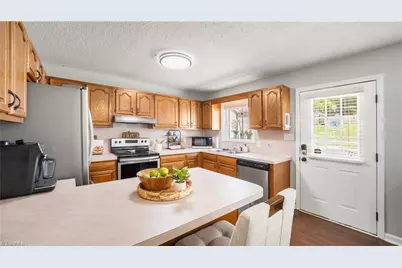 108 Larkspur Lane, Thomasville, NC 27360 - Photo 16