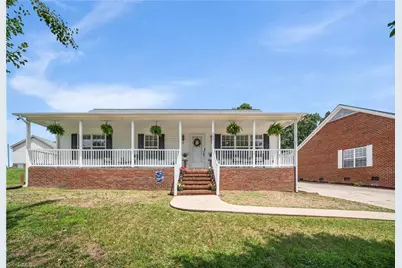 110 Larkspur Lane, Thomasville, NC 27360 - Photo 2