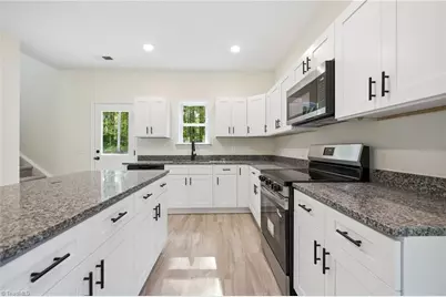 120 Maplewood Avenue, Thomasville, NC 27360 - Photo 8