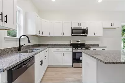 120 Maplewood Avenue, Thomasville, NC 27360 - Photo 10
