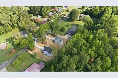 122 Maplewood Avenue, Thomasville, NC 27360 - Photo 36