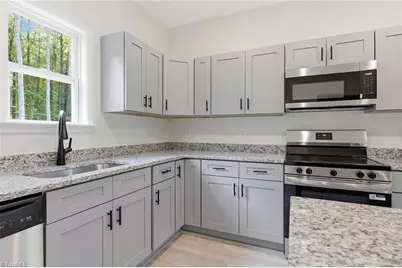 122 Maplewood Avenue, Thomasville, NC 27360 - Photo 10
