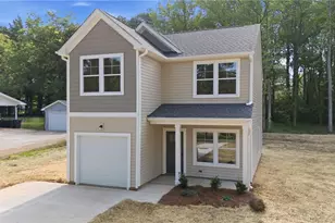 122 Maplewood Ave, Thomasville, NC 27360 - Photo 2