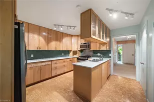 1090 Yorkshire Rd, Winston-Salem, NC 27106 - Photo 14