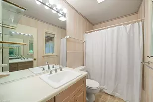 1090 Yorkshire Rd, Winston-Salem, NC 27106 - Photo 20