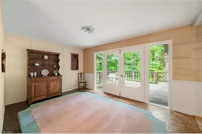 1090 Yorkshire Road, Winston-Salem, NC 27106 - Photo 10