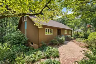 1090 Yorkshire Rd, Winston-Salem, NC 27106 - Photo 2