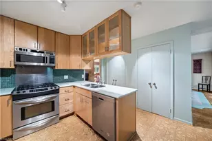 1090 Yorkshire Rd, Winston-Salem, NC 27106 - Photo 10