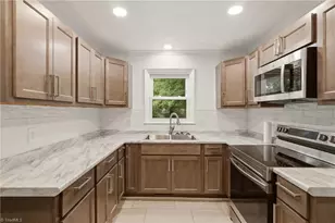 1609 7 Oaks Pl, High Point, NC 27265 - Photo 12