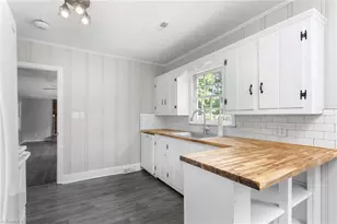 1309 Kilby St, Burlington, NC 27215 - Photo 12