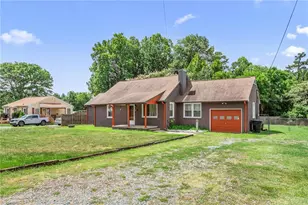 2442 Hoskins Rd, Burlington, NC 27215 - Photo 2