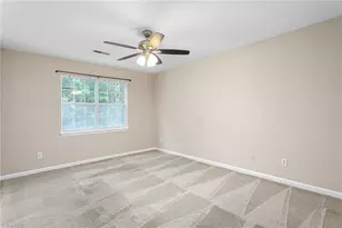 4229 Edith Ln, Greensboro, NC 27409 - Photo 10