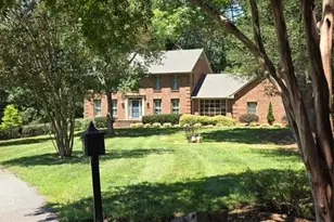 2385 River Run Dr, Lewisville, NC 27023 - Photo 2