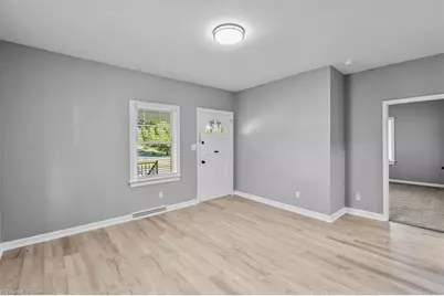 2301 Maple Street, Greensboro, NC 27405 - Photo 6