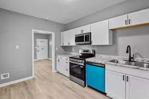 2301 Maple St, Greensboro, NC 27405 - Photo 14