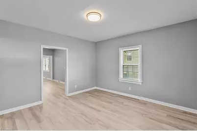 2301 Maple Street, Greensboro, NC 27405 - Photo 4