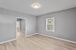 2301 Maple St, Greensboro, NC 27405 - Photo 4