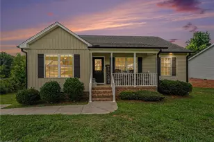 897 Breeze Hill Rd, Asheboro, NC 27203 - Photo 2