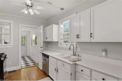 2209 W Friendly Avenue, Greensboro, NC 27403 - Photo 8