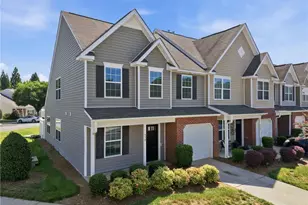 538 Song Sparrow Ln, Greensboro, NC 27409 - Photo 2
